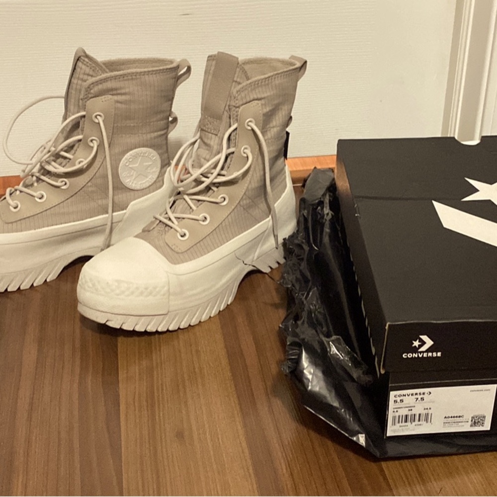 Chuck Taylor All star Lugged Platform extra High Top Converse water proof Boots